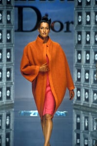 852060380_ChristianDior1996HauteCouture23.thumb.jpg.207502ca7cedbdfe88b69fd26e6207c3.jpg