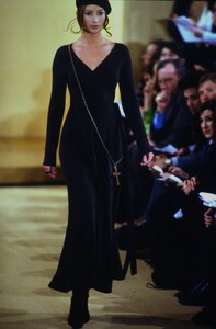 878691576_donna-karan-fw-1993(22).thumb.jpg.680df40d8bf77c58799a344fc88eecb2.jpg