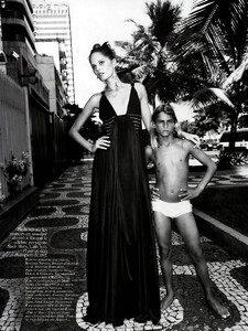 Vogue_França_JunhoJulho2005_phMarioTestino_04_MarcelleBittar.jpg