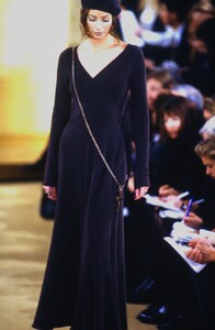 926145743_donna-karan-fw-1993(18).thumb.jpg.26922c9e91419527c2c447c1f44d4477.jpg