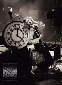 938828031_voguegermany2013feb4.thumb.jpg.d5bef946d8d41cb7a905bf7af904b89b.jpg