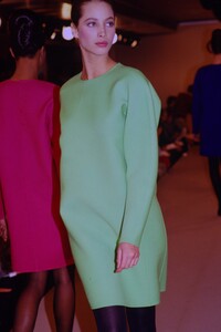 981396865_calvin-klein-fw-1988(11).thumb.jpg.adc5b245d43aa7c124be4fa23708b8c5.jpg