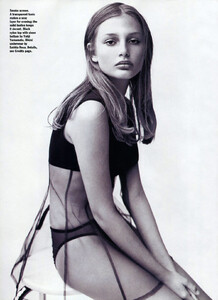 Bridget-Hall-1994-02-Allure-003.jpg