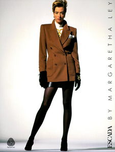 Escada_Fall_Winter_91_92_04.thumb.png.5c98fa225a2afd643a6235d9b071de35.png