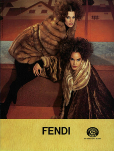 Lagerfeld_Fendi_Fall_Winter_91_92_02.thumb.png.a664e27b74398c45074d7651f9d5abf9.png