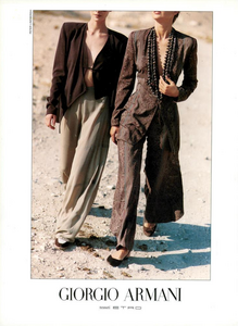 Lindbergh_Giorgio_Armani_Spring_Summer_1994_08.thumb.png.831721aeea1c6eb097d2ee5b6795aa3a.png