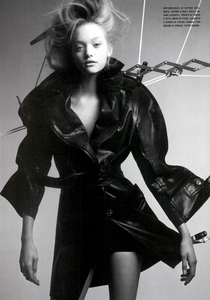 McDean_Vogue_Italia_February_2005_15.thumb.png.c59c5e84fba54247cce17f06c35d8267.png