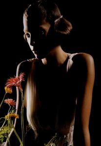 Sorrenti_Vogue_Italia_February_2005_08.thumb.png.89f43ebeff9dc69c752fb26a59375aae.png