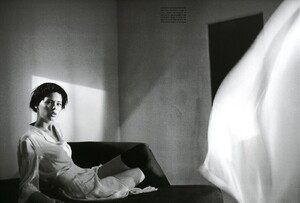 VogueItaly-March06-DoutzenKroes_GlenLuchford005.jpg