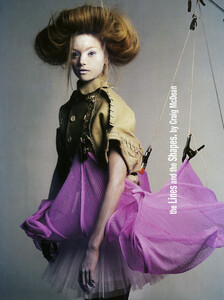 Vogue_Italia_Fevereiro2005_phCraigMcDean_GemmaWard_02.jpg