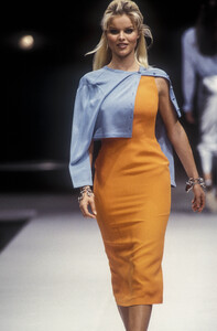 alberta-ferretti-ss-1993-1.thumb.jpg.10db16e91f4705988760dcacd57b60ab.jpg