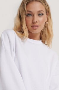 annais_oversized_sweater_1100-002968-0001_05g.jpg