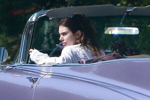 kendall-jenner-in-her-cadillac-04-02-2020-8.jpg