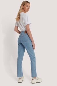 levis_501_crop_jeans_1108-000072-9099_01d_r-1.thumb.jpg.65312eae8e37736ed33cf985c994e05c.jpg