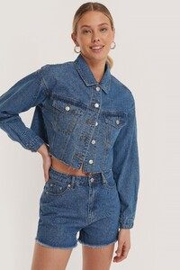 nakd_cropped_raw_hem_denim_jacket_1100-002913-0116_01a.thumb.jpg.2ecd8b5cc86cce9edbb4d30d221f2e45.jpg