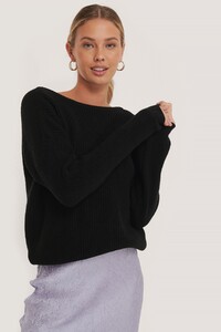 nakd_knitted_deep_v-neck_sweater_1100-000412-0002_02a_r3.thumb.jpg.4c01af4c58c7931ab04421d998bf9941.jpg