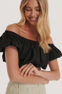 nakd_off_shoulder_puff_top_1018-005419-0002_01g.thumb.jpg.e007bfa5e2abaf2ca95a6bb17a5bd127.jpg