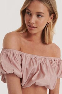 nakd_off_shoulder_puff_top_1018-005419-0015_04g.thumb.jpg.3cf38cedf9c5bb839c9d5c6e01f43698.jpg