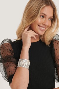 nakd_wide_wavy_armcuff_1015-002871-0014_01l.thumb.jpg.893d5575858f90527fd63a68d6b93697.jpg