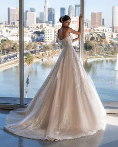 pronovias_91914216_124215539205245_1281266673588942117_n.jpg