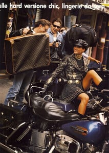 vogue_italia_september_1991__carre_roberts13.thumb.jpg.46457862f237351d89bfc736c6634eaa.jpg