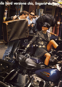 vogue_italia_september_1991__carre_roberts13.thumb.jpg.f96472e25257a9fb908fe8965f9627ee.jpg