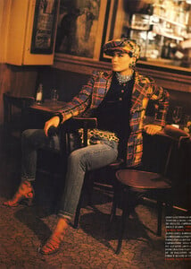 vogue_italia_september_1991__carre_roberts8.thumb.jpg.1cbf277b982bca24bef500673c5a5ab1.jpg