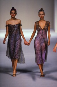 1285790901_korina-blumarine-ss-1997(2).thumb.jpg.9a44d85daf53e21185abf4f5d4573d5a.jpg