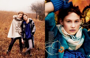 buerony - Elle Italia (December 2008) - Country Club - 002.jpg