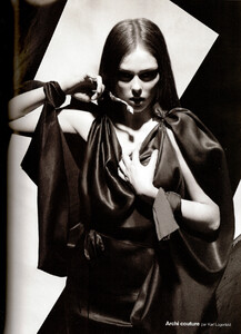 Numéro #91 (March 2008) - Archi Couture - 002.jpg