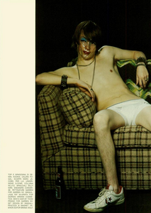 American_Pie_Meisel_Vogue_Italia_May_2004_11.thumb.png.0dd98e04cb3ba8b38a5096b58f019197.png