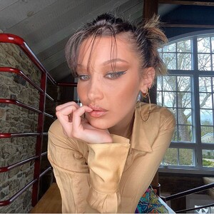 Bella-Hadid-Sexy-The-Fappening-7.jpg