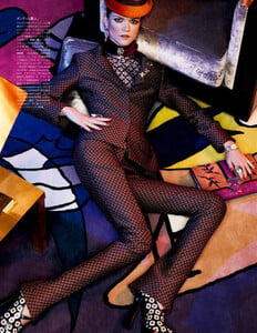 Kasia_Sgura_Vogue_Japan_November_2012_01.thumb.jpg.90dd0c04da18e41af2c25af9d18d07c8.jpg