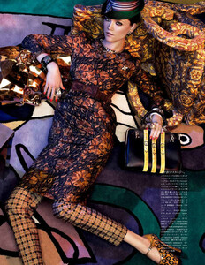 Kasia_Sgura_Vogue_Japan_November_2012_05.thumb.jpg.5031bc8cb2216dfbcbc0b373a026d934.jpg