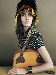 Meisel_Prada_Spring_Summer_2005_05.thumb.png.3e915ff2efc8297a93275e1904014352.png