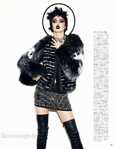 Sgura_Vogue_Japan_November_2013_04.thumb.png.6ae1bb2c699e75fc4863fb9afaeee2ab.png