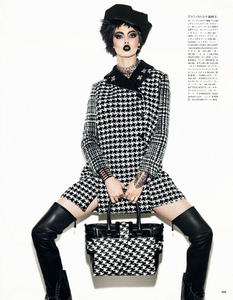 Sgura_Vogue_Japan_November_2013_08.thumb.png.1fc3cd47c4c669fee5b46ed28161c6ba.png