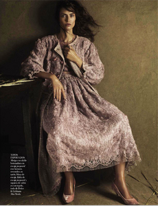 Sgura_Vogue_Spain_October_2012_08.thumb.png.0b5538a6c9191f13c02572cc9b19f567.png