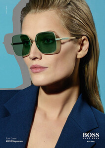 Toni-Garrn-Boss-SS20-Eyewear-09.jpg