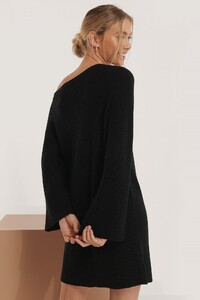 erica_kvam_one_shoulder_knitted_dress_1645-000062-0002_02k.jpg