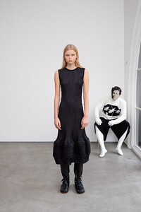 f8715f7e-8358-4d5e-a2fb-a47132e2eaaa_11-jw-anderson-prefall-lb-s07-0010.jpg