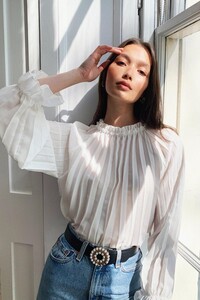 white-unde-pleated-champ-relaxed-blouse.jpeg