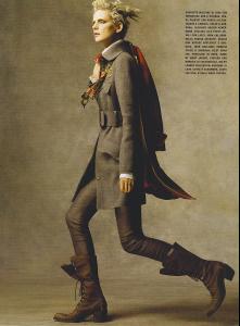 Stella_Vogue_IT_Nov06_TheGlamAndTheUniform_byCraigMcDean2.jpg