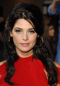 Ashley_Greene_002.jpg