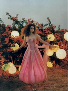Lily_Cole_Tim_Walker_16_743353.jpg
