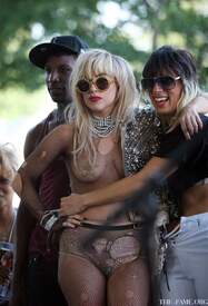 Lollapalooza - Crowd054.jpg