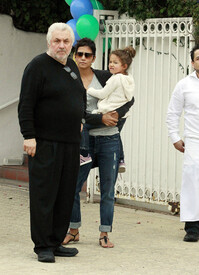 Halle Berry takes Nahla to a children_'s New Year party in LA 31.12.2011_16.jpg