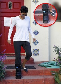 Halle Berry leaving her daughters preschool in Beverly Hills 6.1.2012_03.jpg
