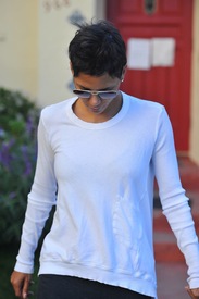 Halle Berry leaving her daughters preschool in Beverly Hills 6.1.2012_10.jpg