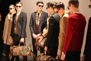 002_backstage_du_d_fil_homme_burberry_prorsum_aut.jpg